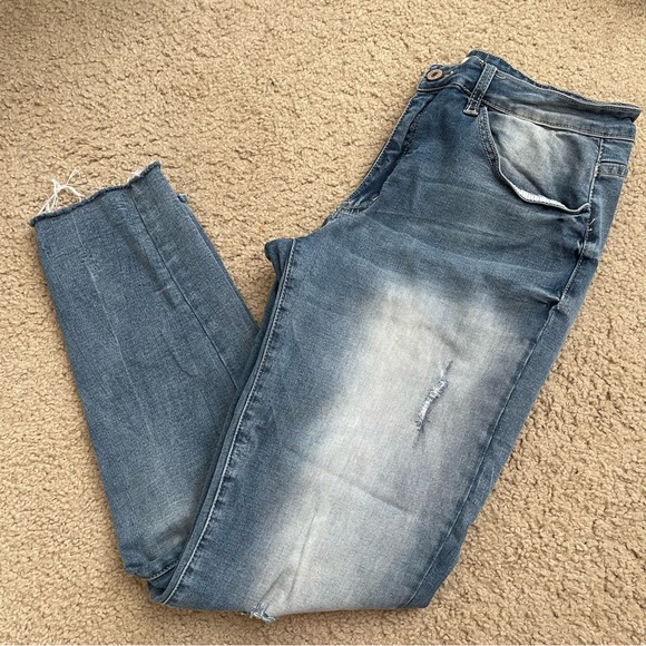 KanCan jeans, light wash - Picture 1 of 10